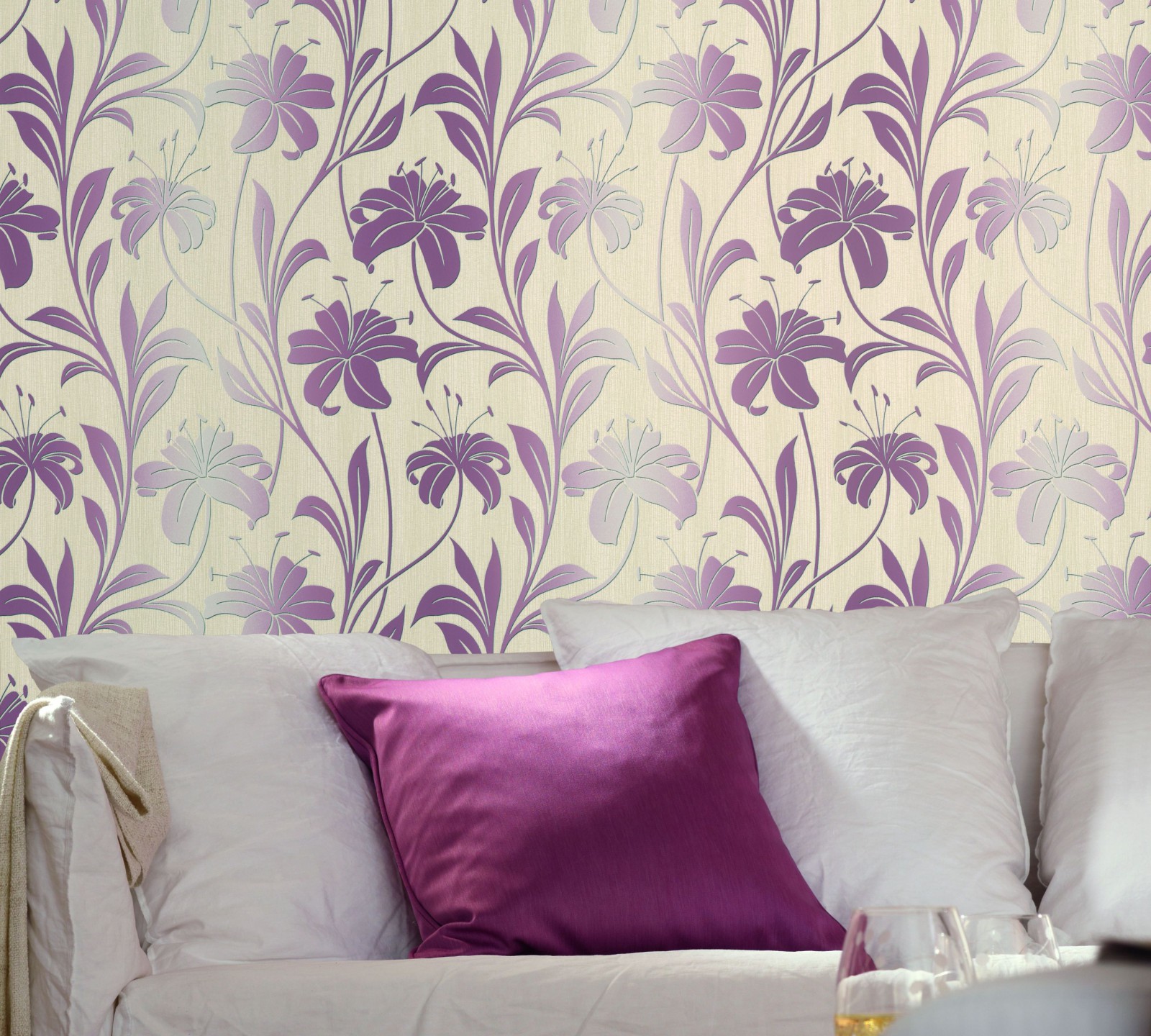 Keilrahmen Mit Tapeten Gestalten : Vliestapete Floral creme lila Marburg Da Milano 55118 Keilrahmen Mit Tapeten Gestalten : Vliestapete Floral creme lila Marburg Da Milano 55118